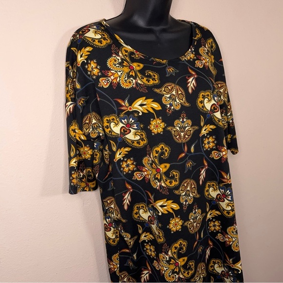 New Small LuLaRoe Black Gold Paisley Print Tee Irma Colorful Stretch Oversized - Picture 8 of 16